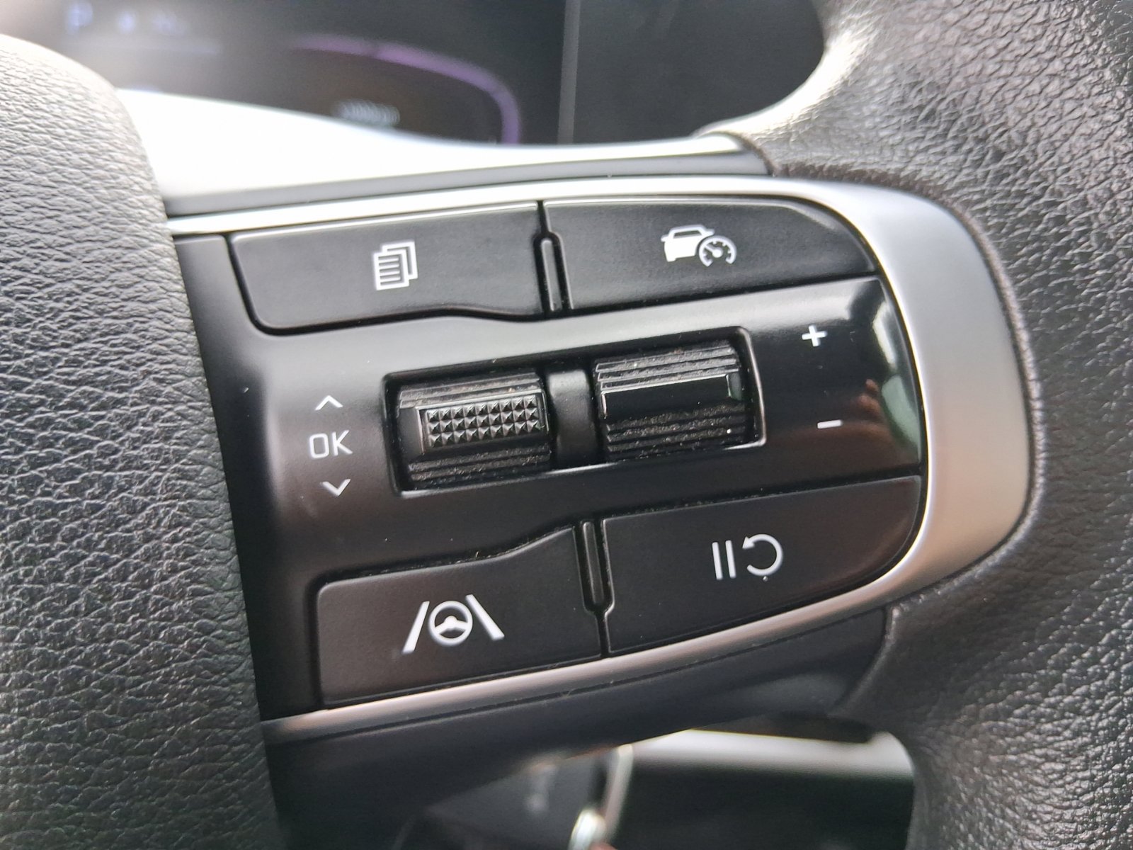 Used 2023 Kia Sportage LX AWD/4WD image 20