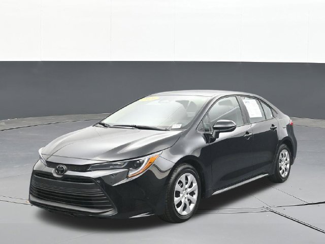 Used 2026 Toyota Corolla LE FWD image 4
