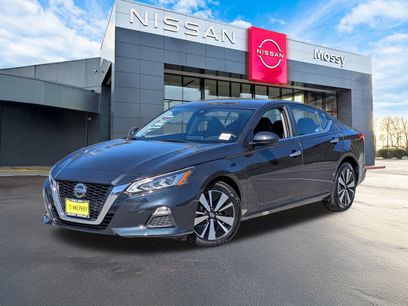 Used 2022 Nissan Altima 2.5 SV
