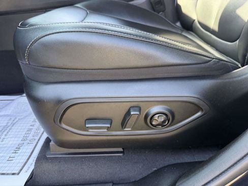 Used 2023 Jeep Grand Cherokee Limited AWD/4WD image 18