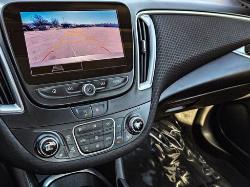 Used 2025 Chevrolet Malibu LT FWD image 21