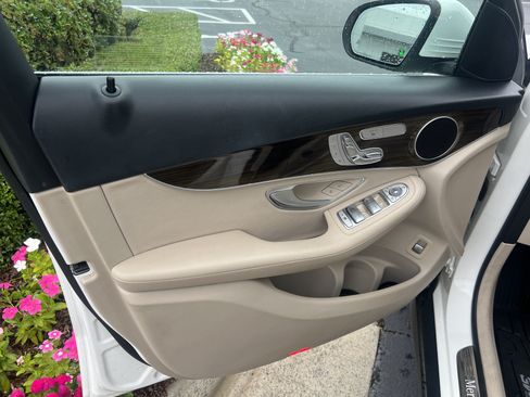 Certified 2022 Mercedes-Benz GLC 300 image 14