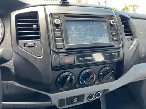 Used 2015 Toyota Tacoma 2WD Access Cab image 21