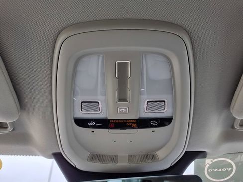 Certified 2023 Volvo XC90 B5 Plus AWD/4WD image 27