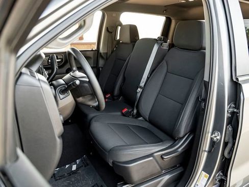 Used 2021 Chevrolet Silverado 1500 Custom w/ LPO, Blackout Package AWD/4WD image 17