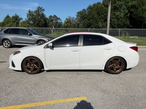 Used 2018 Toyota Corolla SE FWD image 3