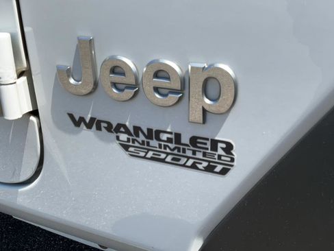 Used 2021 Jeep Wrangler Unlimited Sport AWD/4WD image 28