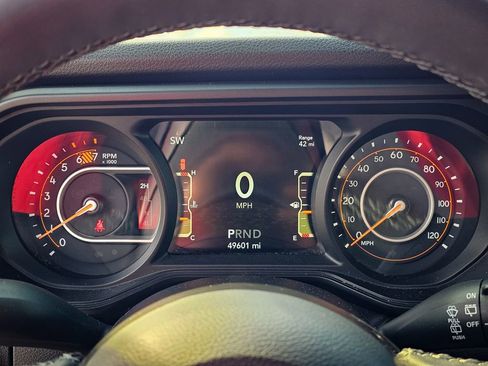 Certified 2025 Jeep Wrangler Sport S image 10