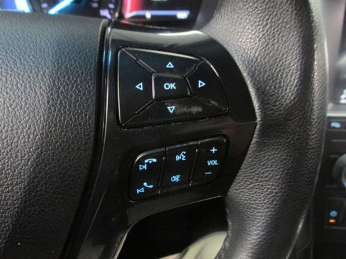 Used 2018 Ford Explorer XLT w/ Equipment Group 202A AWD/4WD image 36