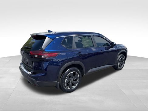 Used 2024 Nissan Rogue SV AWD/4WD image 7
