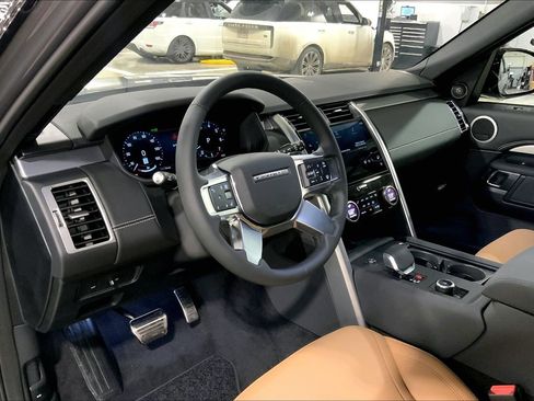 New 2026 Land Rover Discovery Limited Edition image 8