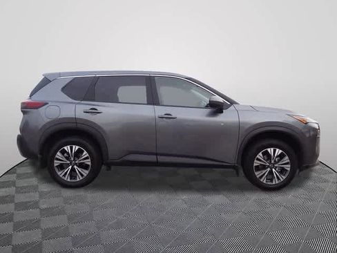 Used 2023 Nissan Rogue SV image 4