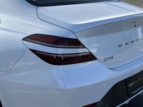 Used 2024 Genesis G70 2.5T image 8