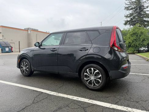 Used 2021 Kia Soul LX FWD image 5
