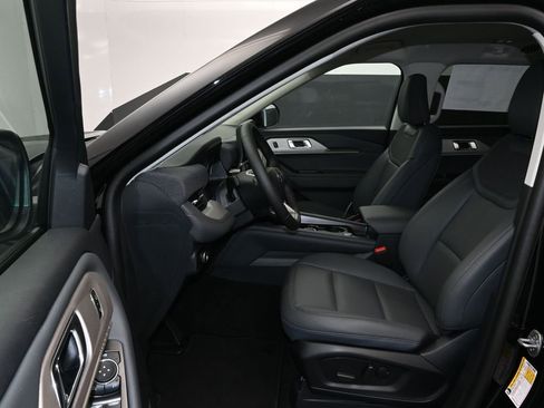 New 2026 Ford Explorer Active w/ Active Comfort Package image 14