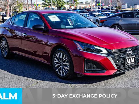 Used 2025 Nissan Altima 2.5 SV FWD image 4