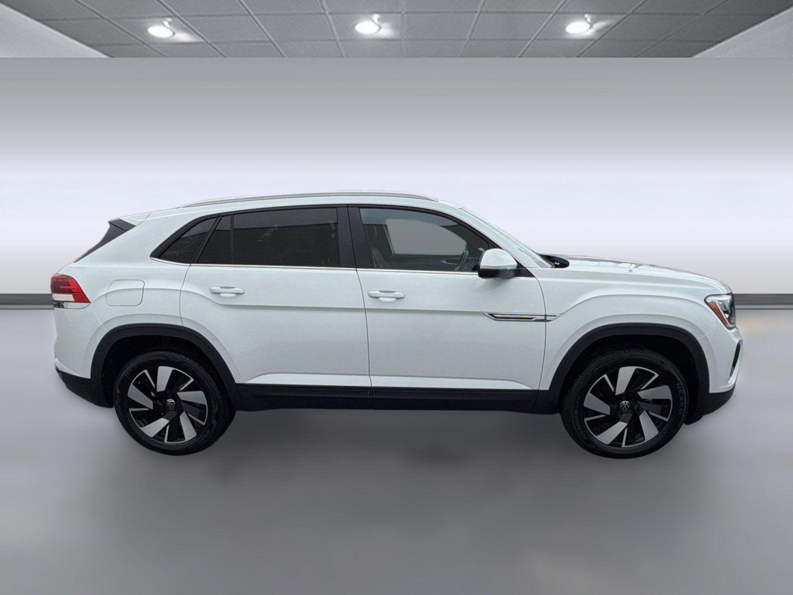 Used 2026 Volkswagen Atlas Cross Sport SE FWD image 8