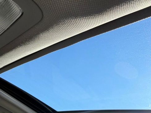 Used 2013 Toyota Camry XLE image 14