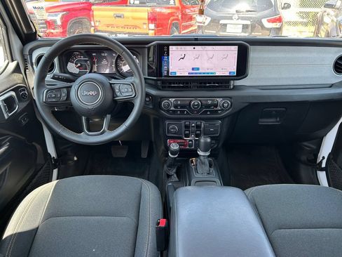Used 2024 Jeep Gladiator Sport AWD/4WD image 17