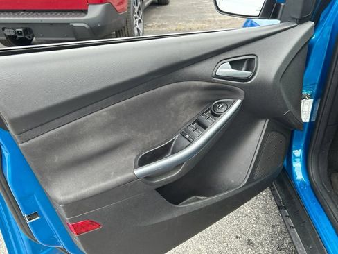 Used 2013 Ford Focus Titanium w/ Titanium Handling Pkg FWD image 10