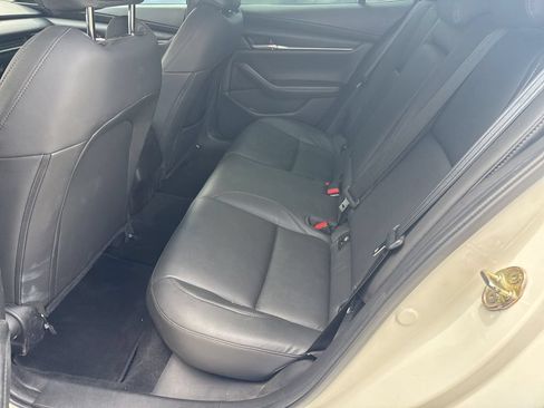 Used 2022 MAZDA MAZDA3 s FWD image 9