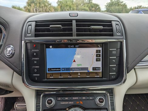 Used 2017 Lincoln Continental Black Label w/ Rear-seat Package image 22