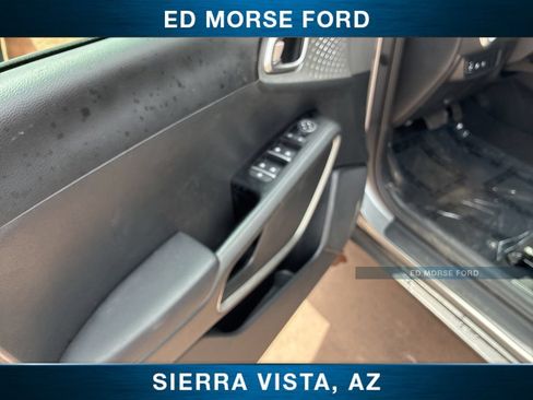 Used 2025 Kia Soul LX FWD image 19