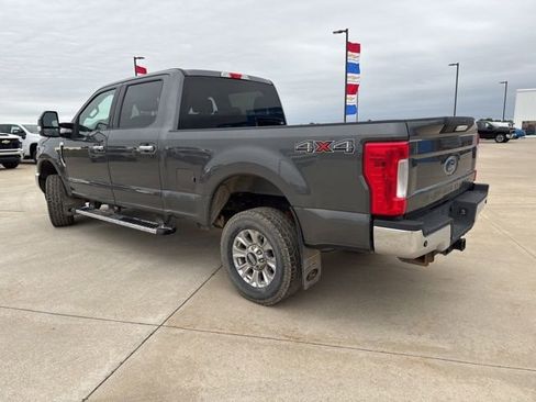 Used 2019 Ford F250 XLT w/ XLT Premium Package AWD/4WD image 3