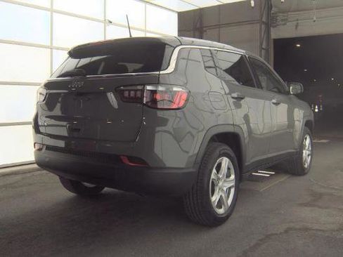 Used 2023 Jeep Compass Sport AWD/4WD image 2