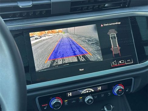 Certified 2025 Audi Q3 2.0T Premium w/ Convenience Package image 29