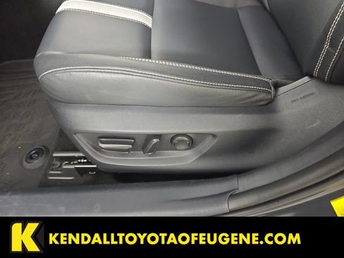 Used 2025 Toyota Camry SE AWD/4WD image 23