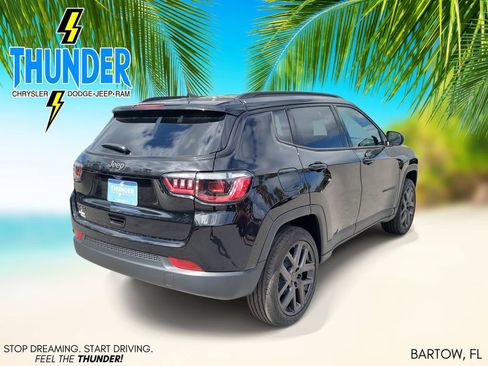 New 2026 Jeep Compass Latitude image 4