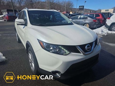 Used 2017 Nissan Rogue Sport SV w/ SV Premium Package image 1