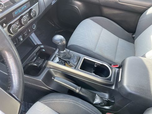 Used 2021 Toyota Tacoma TRD Sport w/ Technology Package image 22