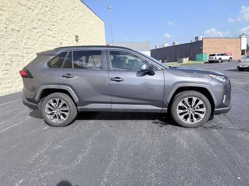 Used 2019 Toyota RAV4 XLE Premium w/ Advanced Technology Package FWD image 6