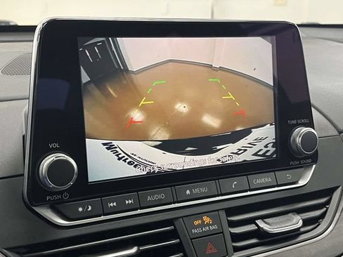 Used 2025 Nissan Altima 2.5 SV FWD image 32