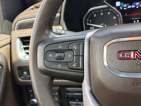 Used 2021 GMC Yukon SLT w/ SLT Luxury Plus Package AWD/4WD image 29