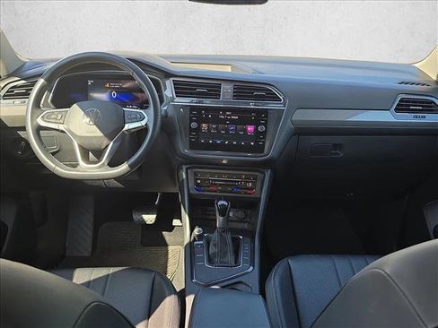 Used 2023 Volkswagen Tiguan SE FWD image 17