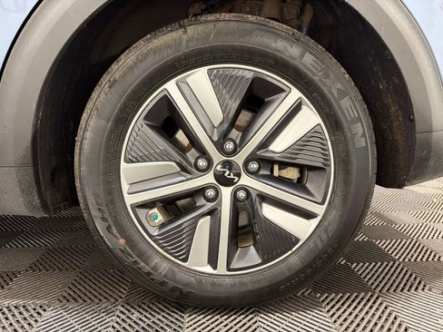 Used 2022 Kia Niro EX FWD image 34