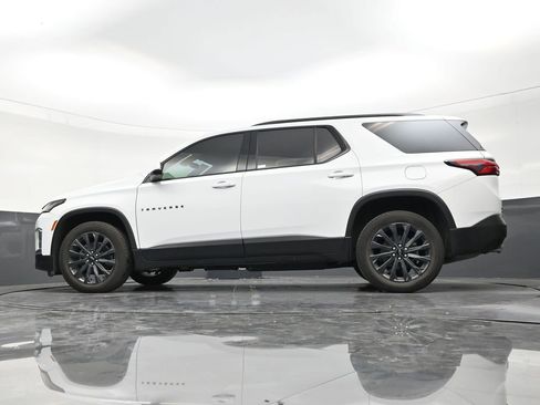 Used 2024 Chevrolet Traverse RS FWD image 21