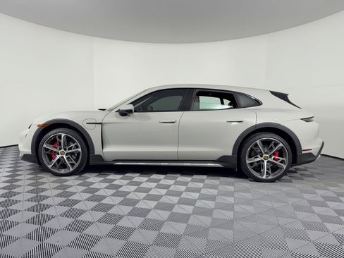 Certified 2023 Porsche Taycan 4S AWD/4WD image 2