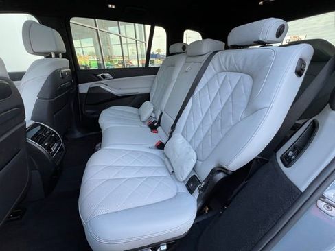 Used 2023 BMW X7 xDrive40i w/ M Sport Package image 30