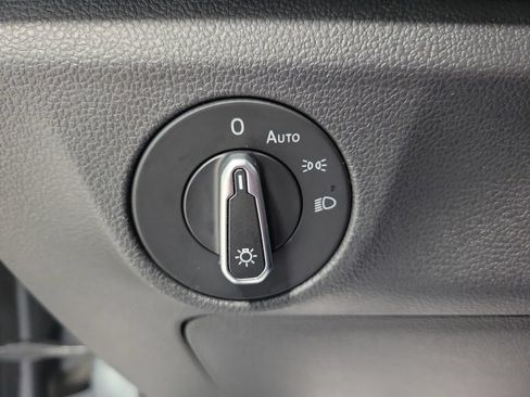 Used 2023 Volkswagen Jetta SE w/ Panoramic Sunroof Package FWD image 36