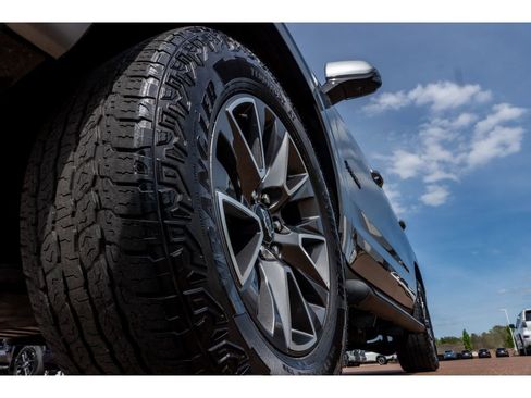 Used 2024 Chevrolet Tahoe Z71 w/ Luxury Package image 9