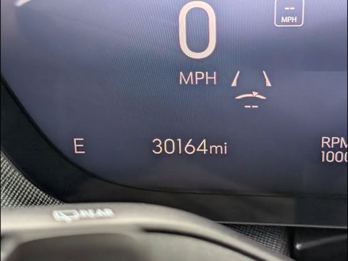Used 2025 Buick Enclave Preferred AWD/4WD image 19