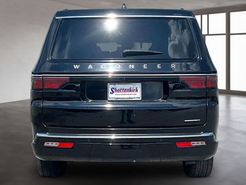 Used 2024 Jeep Wagoneer L Series II w/ Flexible Seating Group AWD/4WD image 5