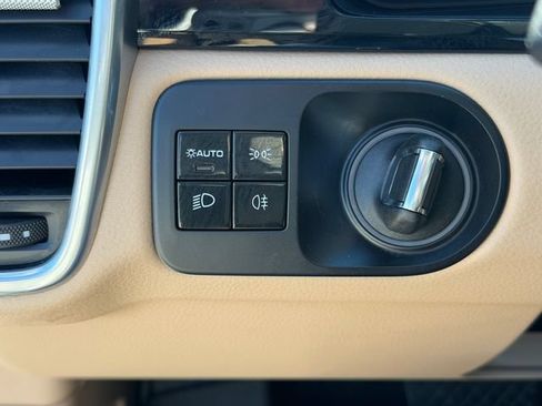 Used 2021 Porsche Cayenne AWD/4WD image 25