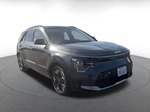 Used 2023 Kia Niro Wind FWD image 3