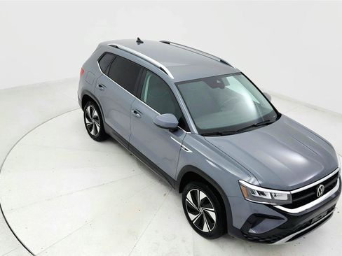 Used 2024 Volkswagen Taos SE AWD/4WD image 19