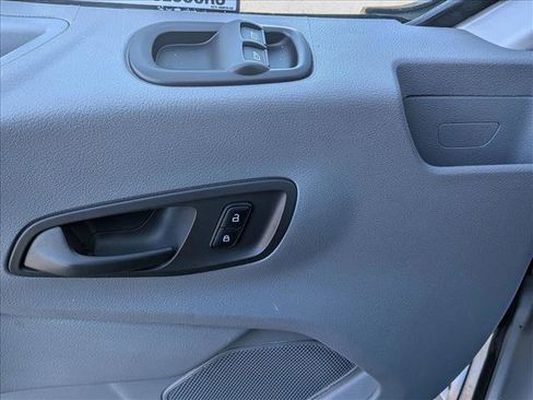 Used 2018 Ford Transit 350 XLT image 12